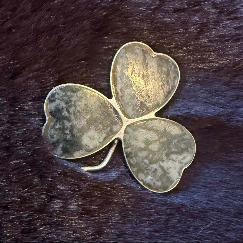 🌿 Vintage Silver Shamrock Brooch – Heart Leaf Clover Design – 4.68g